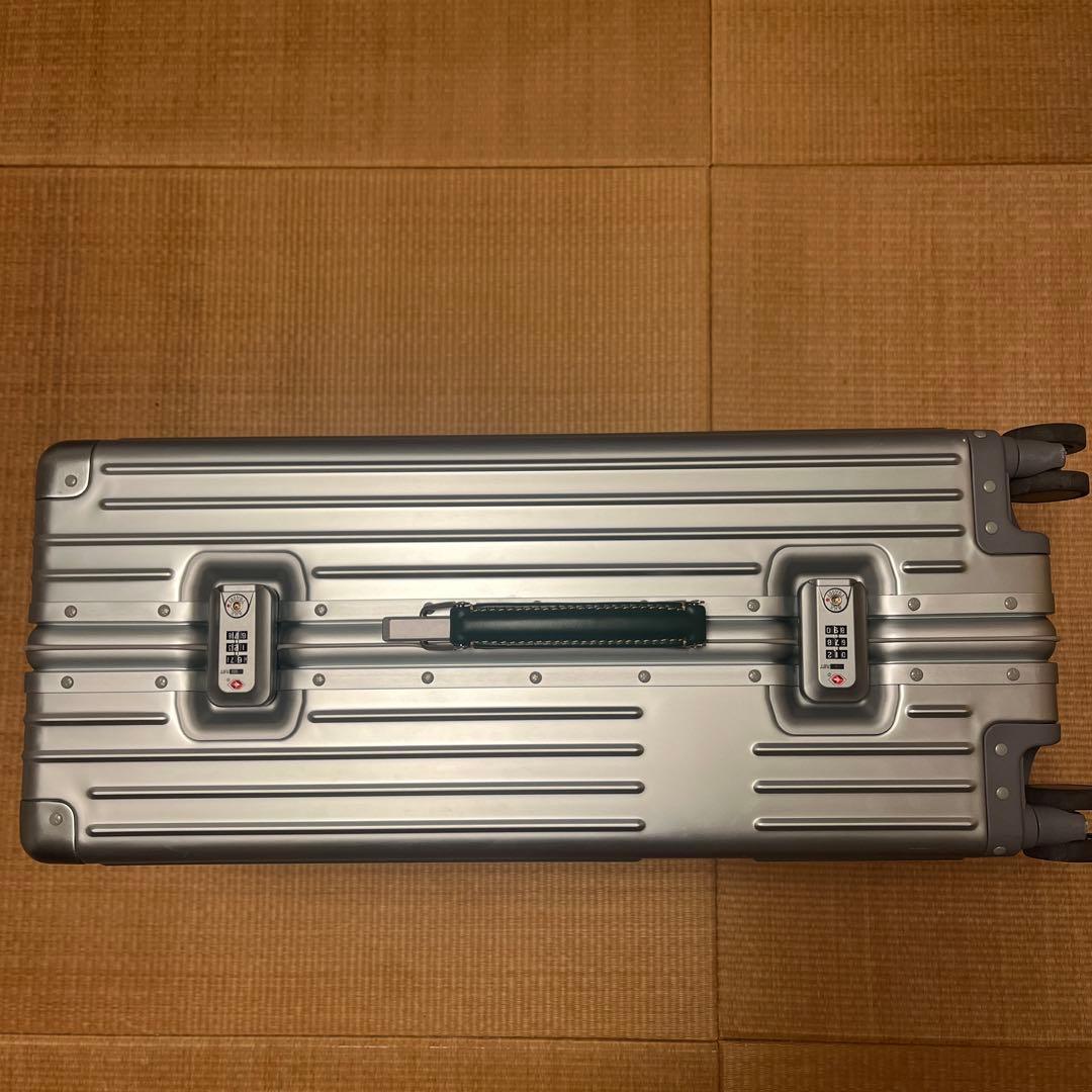 イノベーター アルミ スーツケース 70l