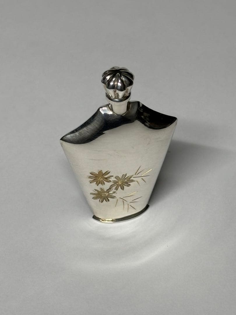 盆+栽です。 銀950 香水瓶 銀製 シルバー 彫金