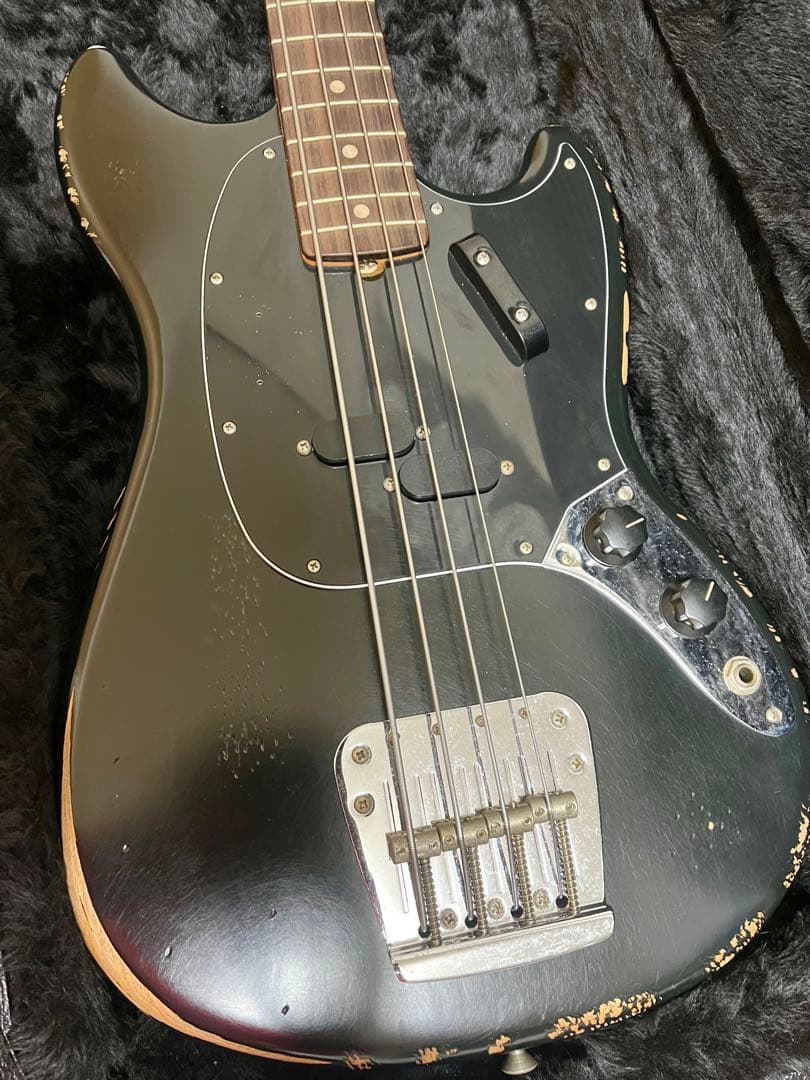 Fender JMJ Road Worn Mustang Bass Black