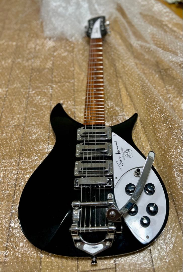 Rickenbacker 325 コピーモデル
