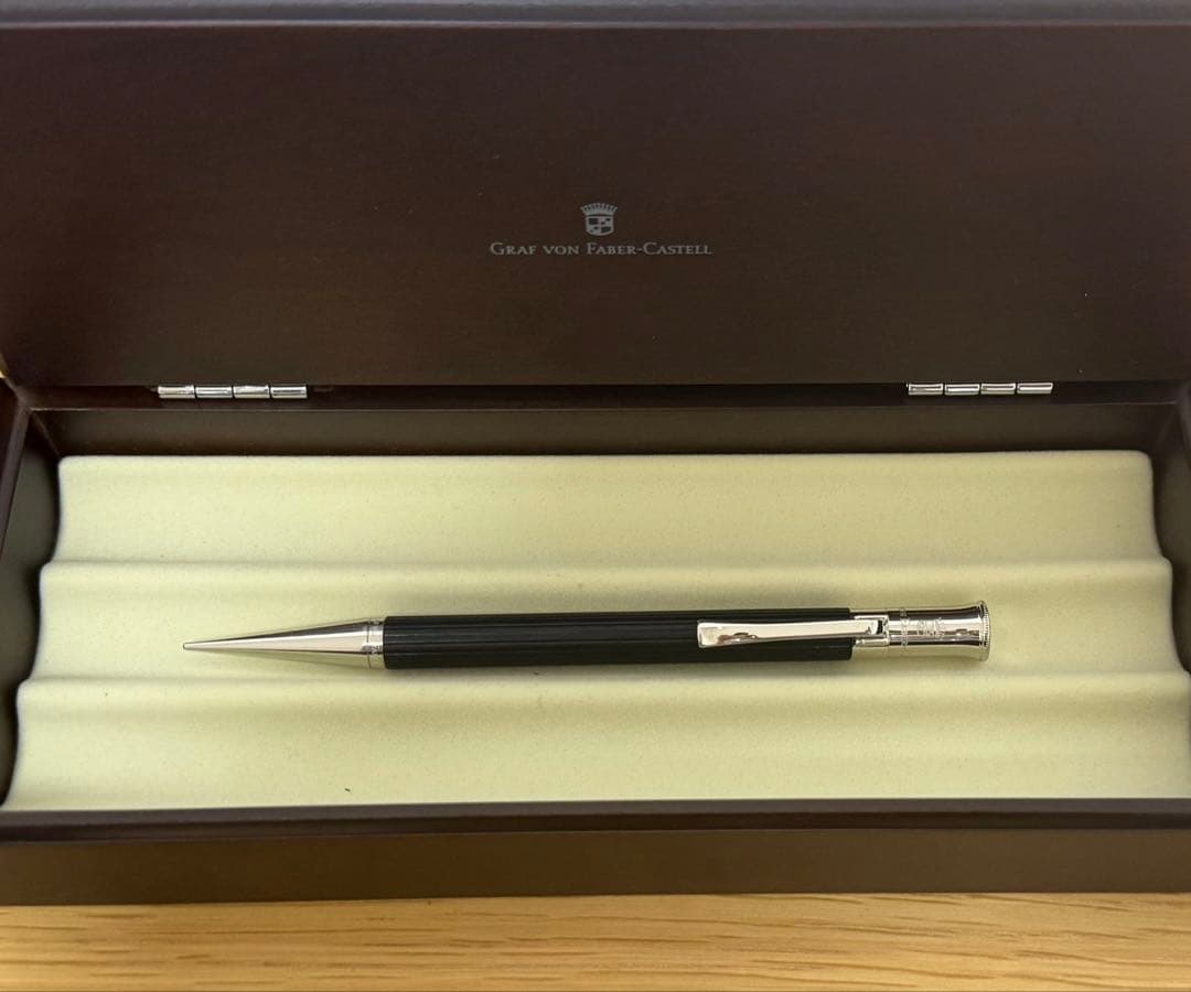 【新品・未使用】ファーバーカステル 伯爵 エボニー 0.7mm