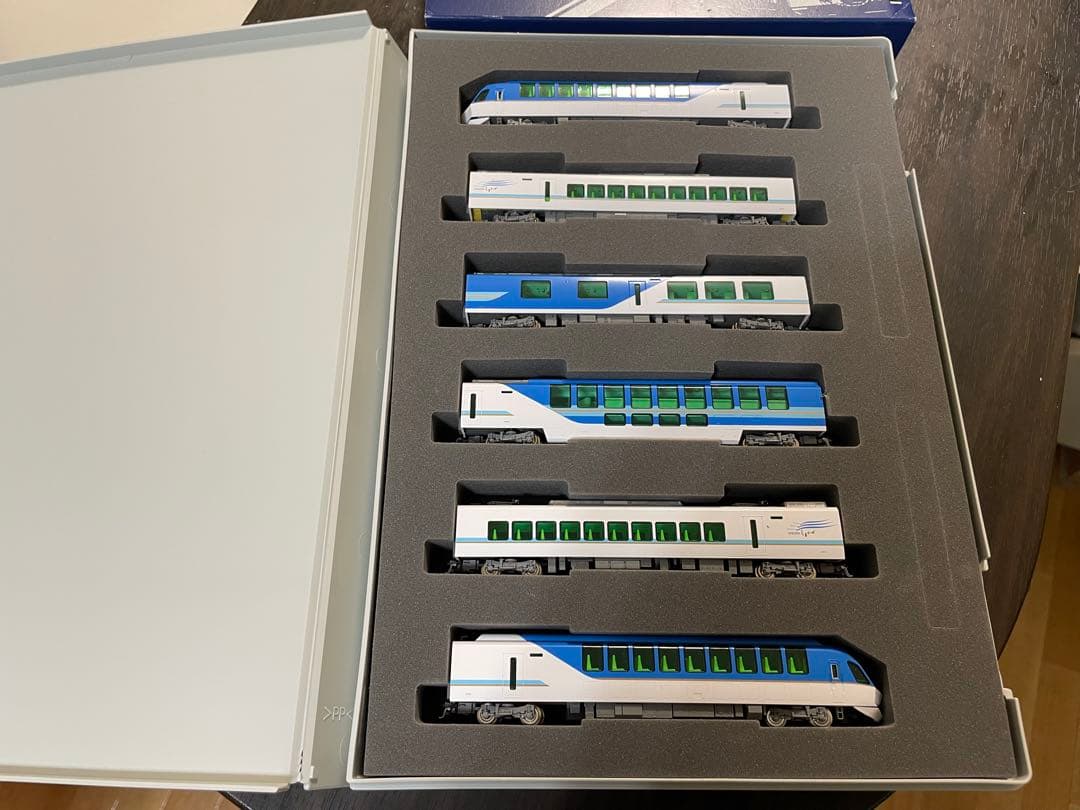 近鉄50000系「しまかぜ」 マイクロエース製室内灯装備編成