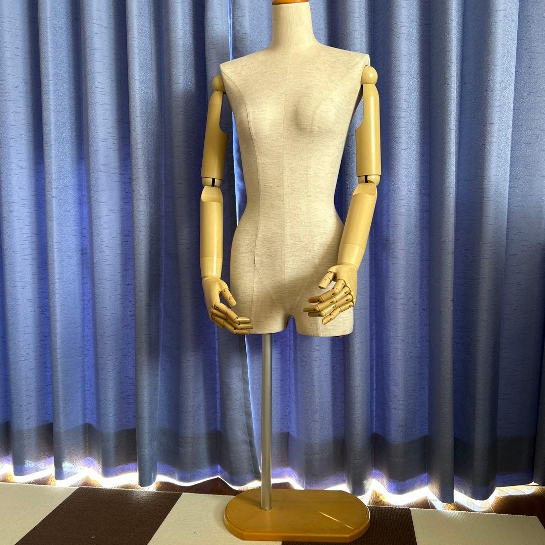 トルソー　可動式ベージュフルボディマネキン　アーム付き
