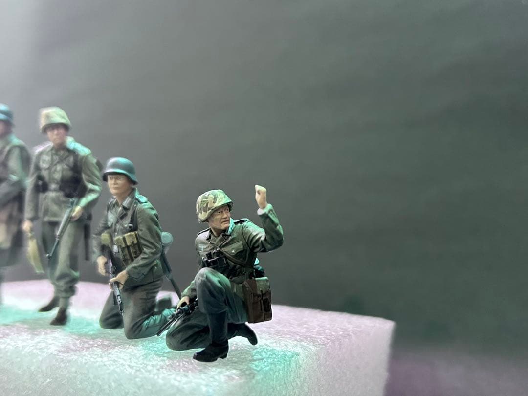1/35 ドイツ歩兵セット（大戦後期）塗装済み完成品　タミヤ