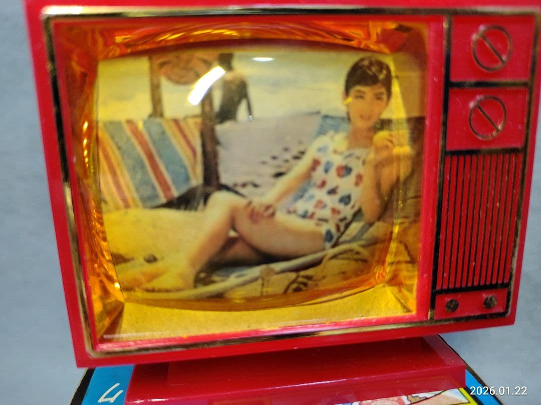 昭和レトロ1970年代 当時物 吉永小百合水着カラーテレビおもちゃ小物入れ貯金箱