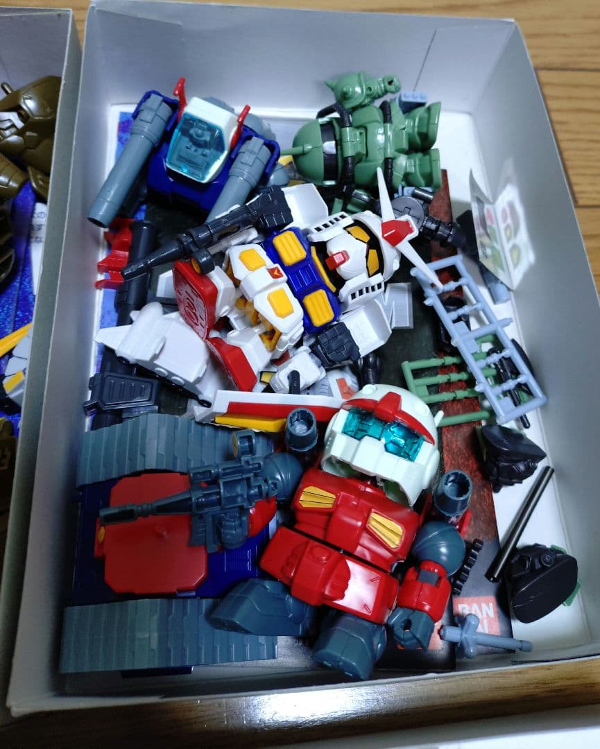 SDガンダムプラモ未組み立てセット　オマケ付き