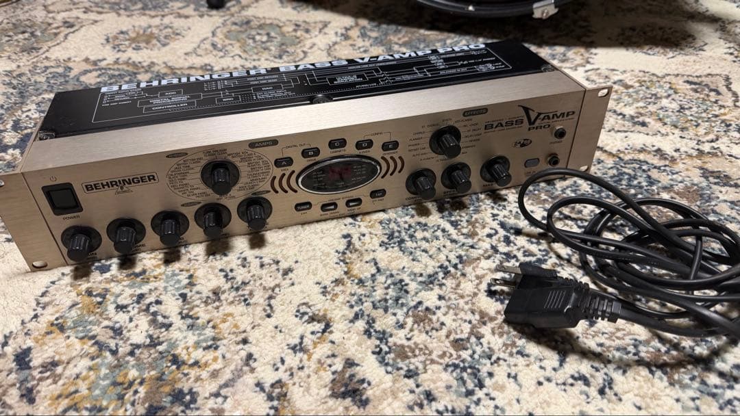 BASS V-AMP PRO Behringer ベースエフェクター
