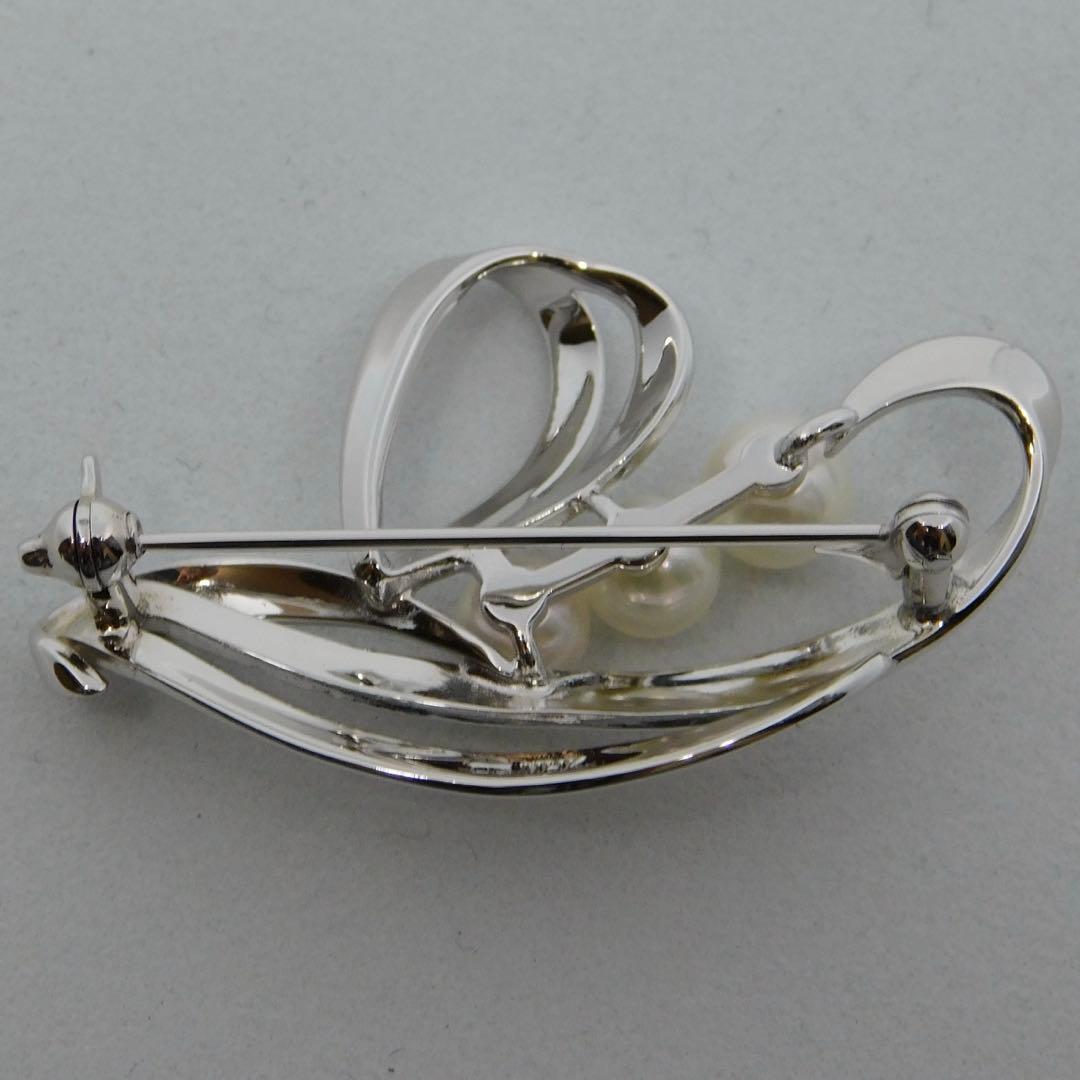 美品 ミキモト ブローチ パール 3粒 皇室御用達　コサージュ　シルバー　リース