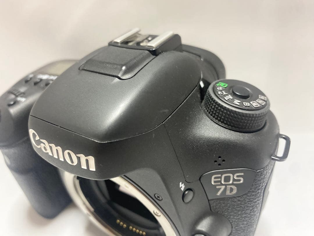 美品 ★キヤノン CANON EOS 7D Mark II mark 2 カメラ