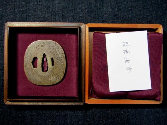 01★武具　刀装具　刀　脇差　銅鍔　肥後 甚吾　鷹の図　箱付★