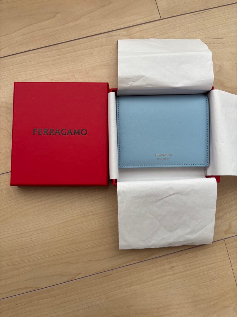 フェラガモ　二つ折り財布　財布