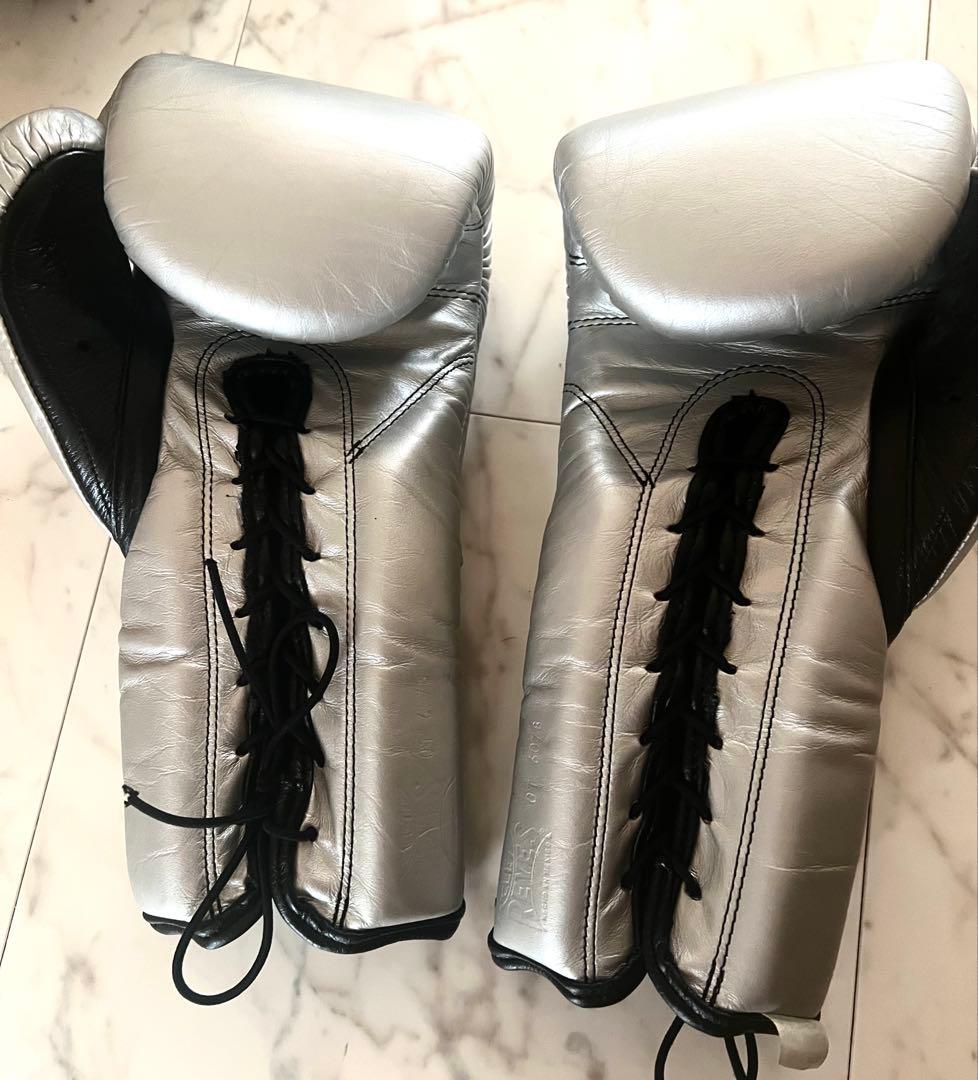 REYES ボクシング　グローブ シルバー 14オンス