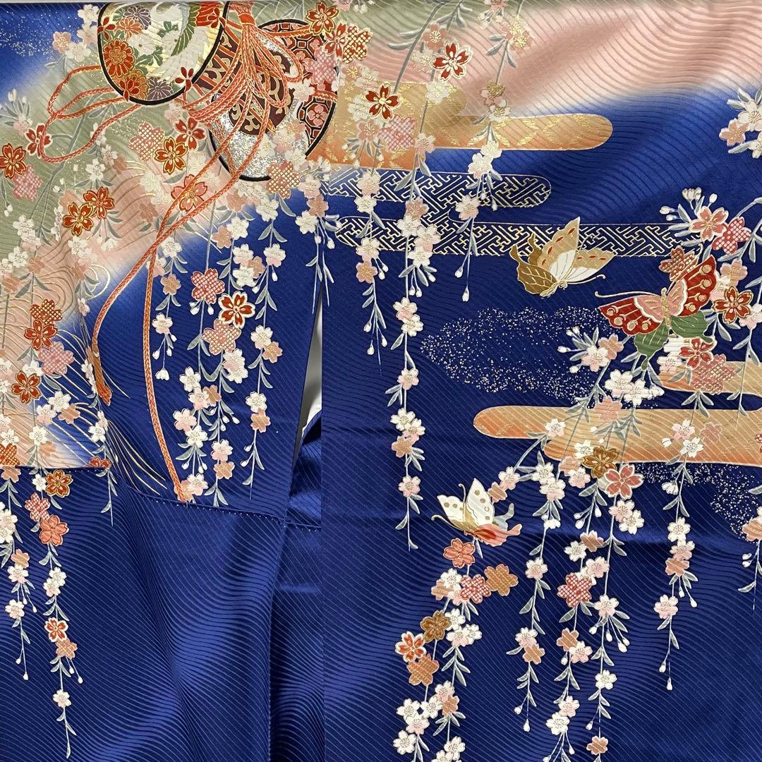 D774 振袖　枝垂れ桜　鼓み　金駒刺繍　正絹　着物　袷　極美品