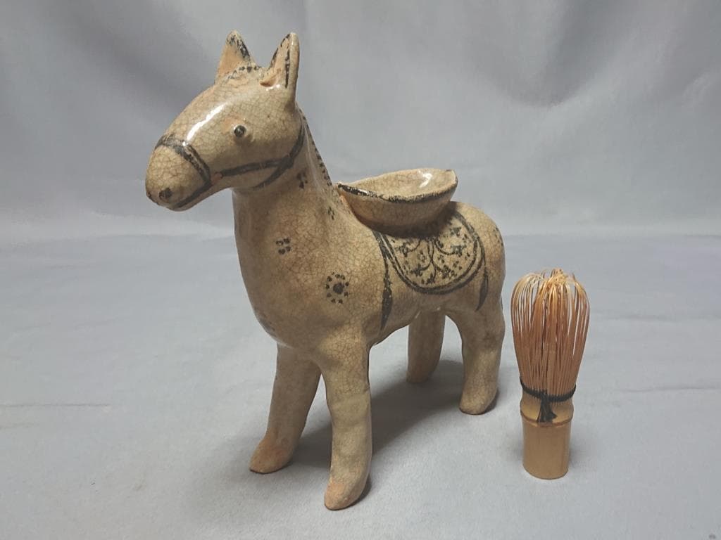 タイ　カロン窯　鉄絵馬形灯火器造形物　15～16世紀