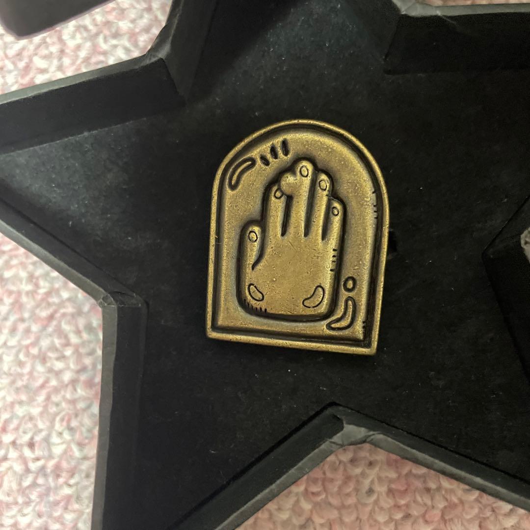 ultra-violence × ジョジョの奇妙な冒険 ブローチ 5点セット