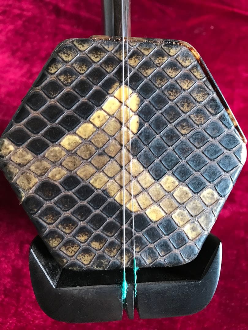 大特価・二胡★上級黒檀★古月琴坊・黄建洪製作★十年保証★二胡必需品セット