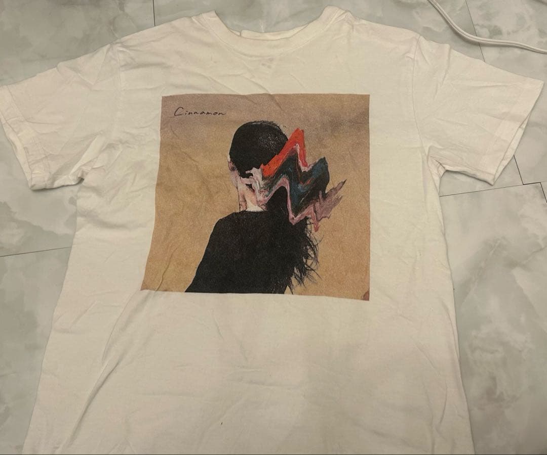 キタニタツヤ cinnamon Tシャツ