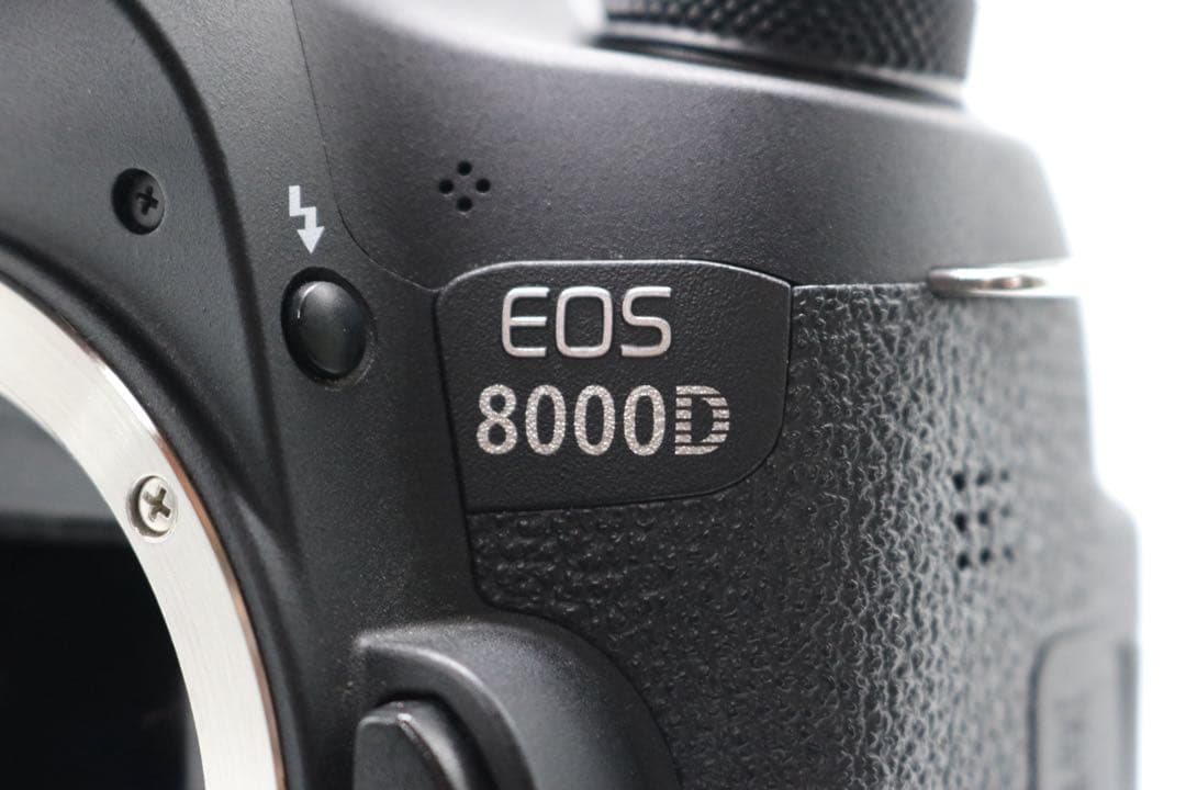 美品 【Canon EOS 8000D ダブルレンズセット】 安心保証あり