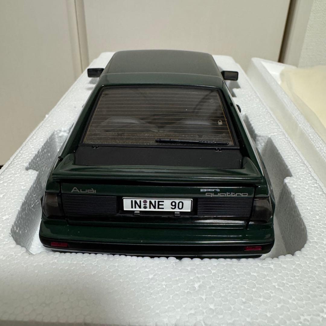 ミニカー AUTOart Audi sport Quattro 1988 1/18