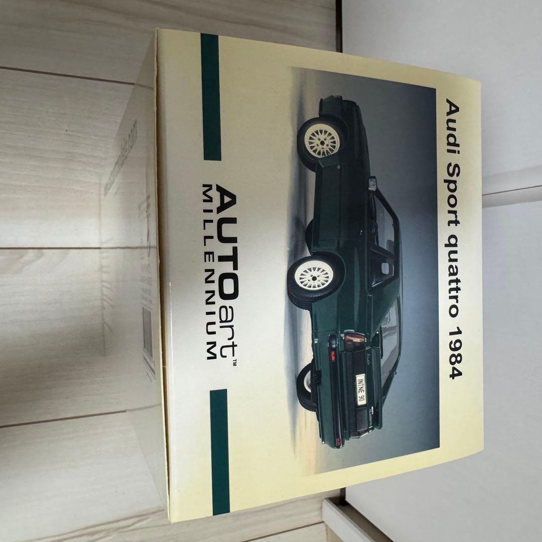 ミニカー AUTOart Audi sport Quattro 1988 1/18