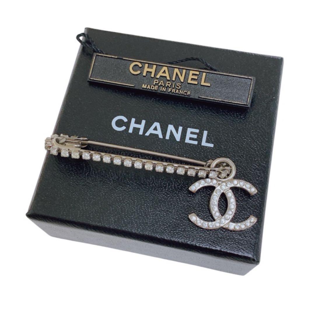 シャネル　安全ピン型　ブローチ　正規品