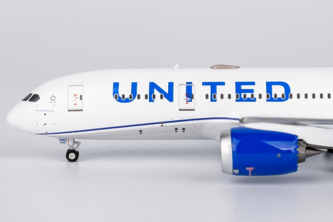 ユナイテッド航空 787-8 ドリームライナー N26902 1/400