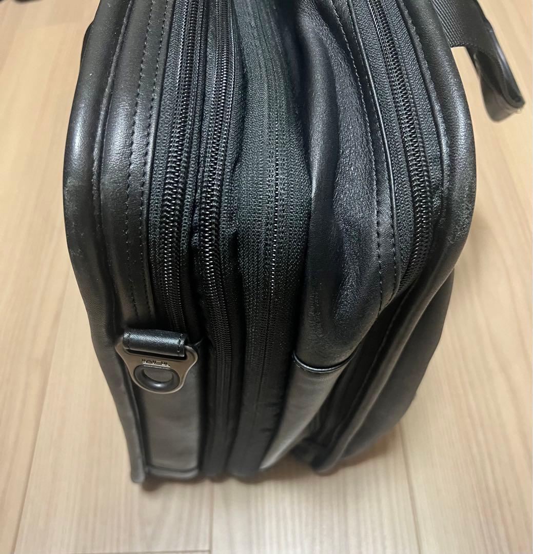 TUMI ブラック ビジネスバッグ レザー