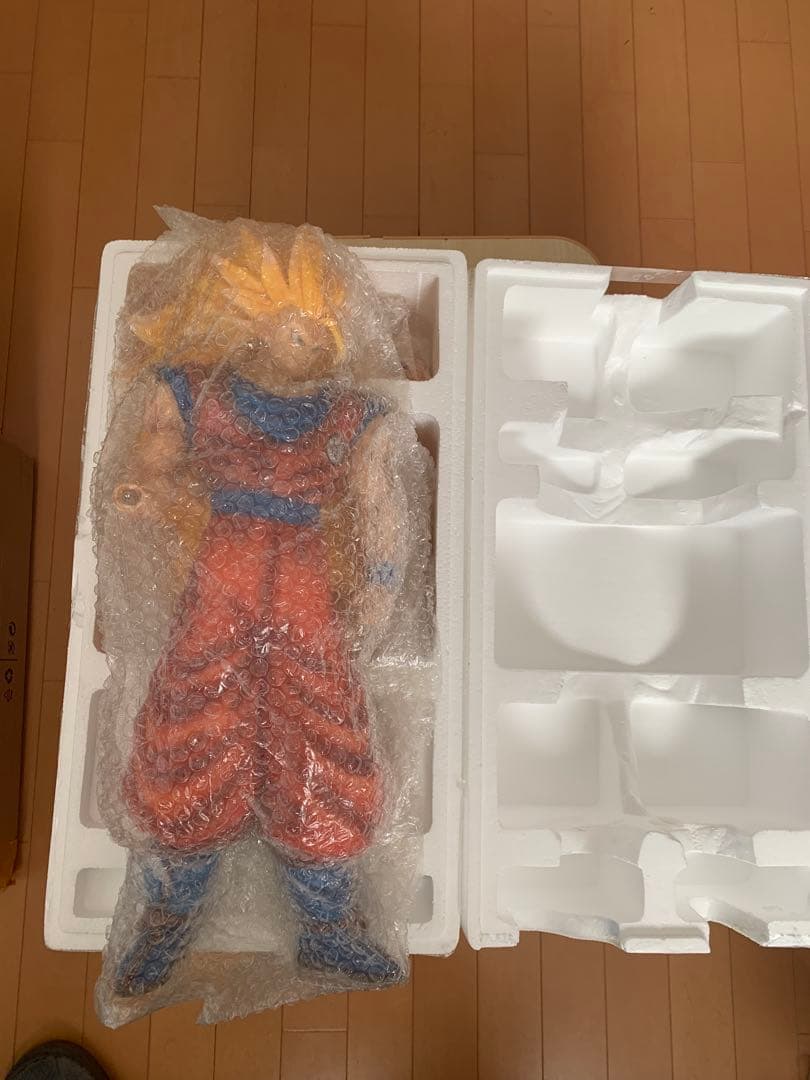 海外フィギュア　孫悟空スーパーサイヤ人3