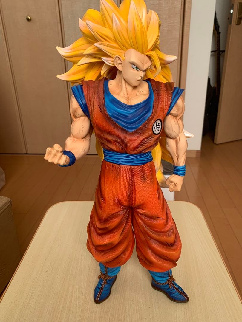 海外フィギュア　孫悟空スーパーサイヤ人3
