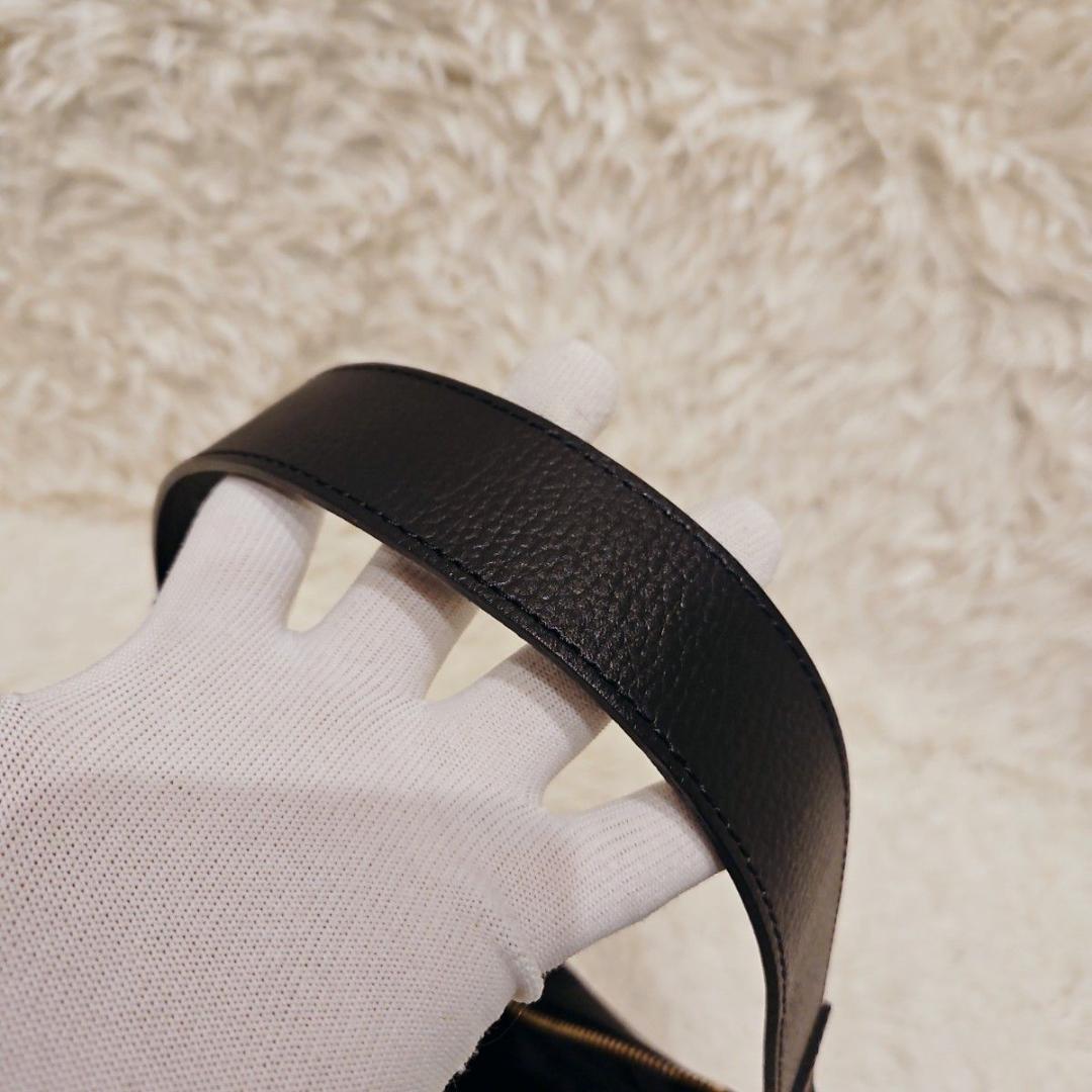 新品タグ russet ラシット ハンドバッグ トートバッグ ハーフムーン　黒