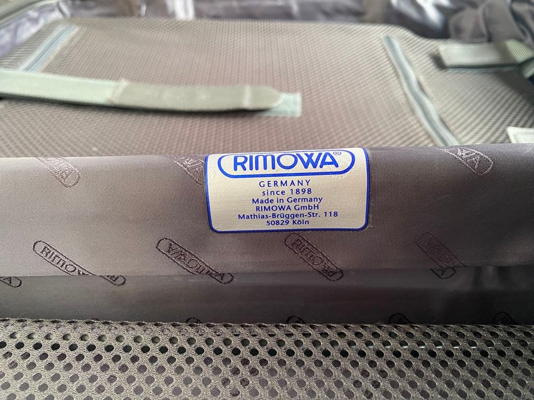 リモワ トパーズ ステルス　RIMOWA Black 4輪