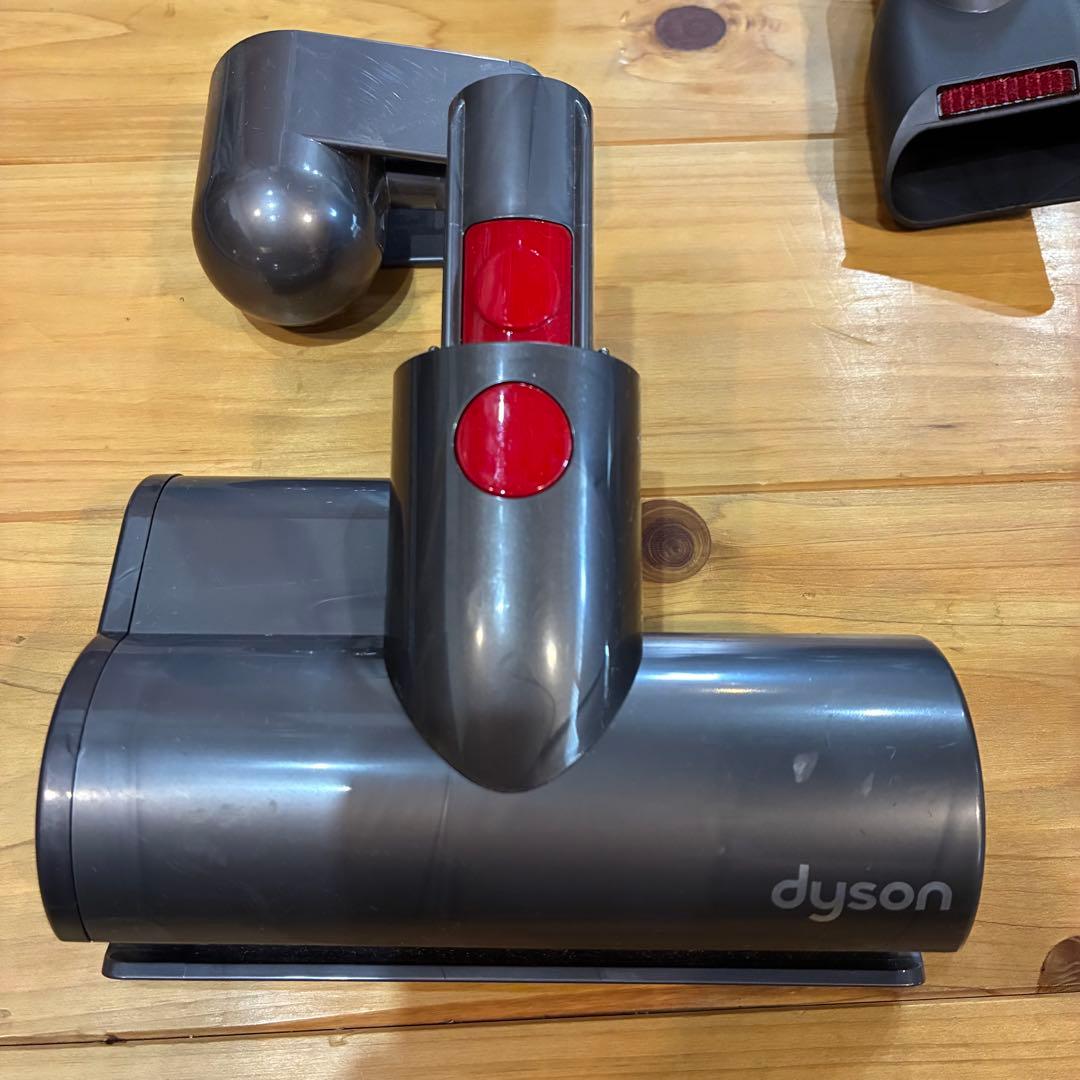 dyson SV21 本体、充電ポート、ノズル各種セット