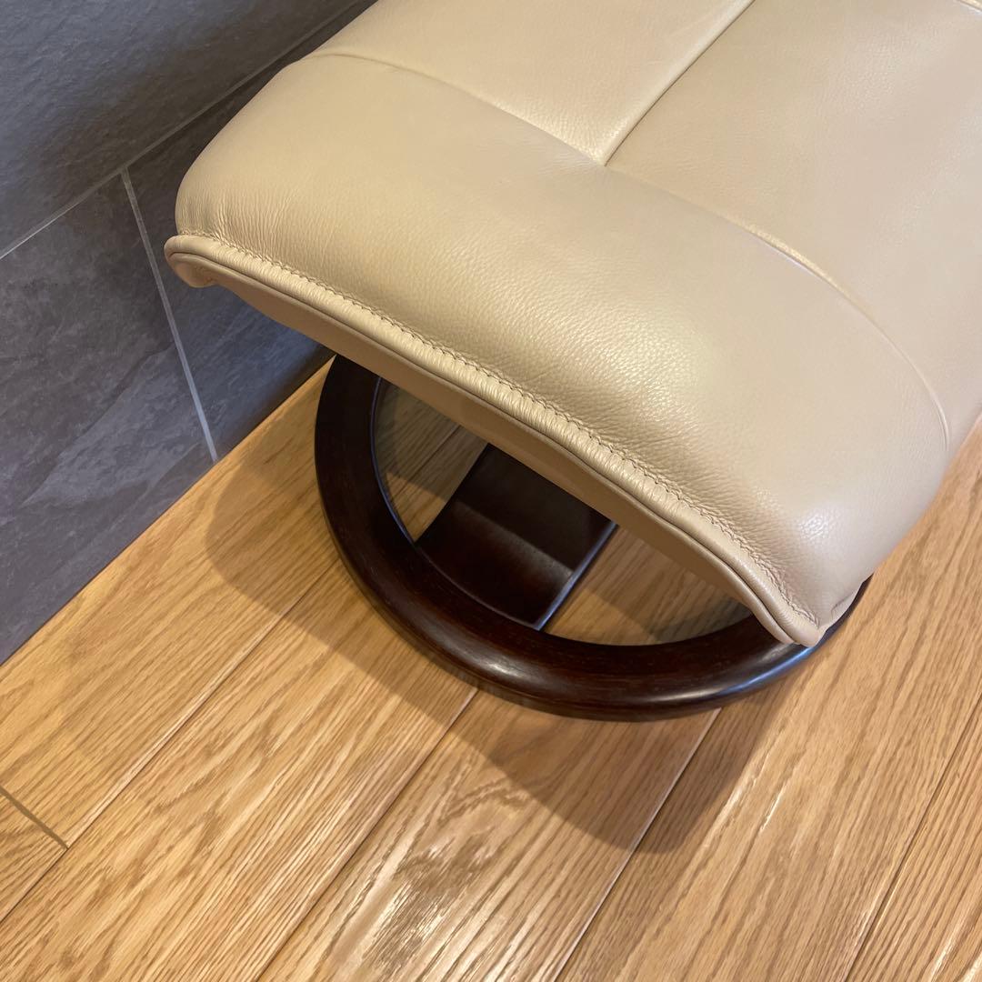 イエリアーダ　シモンズ　オットマン