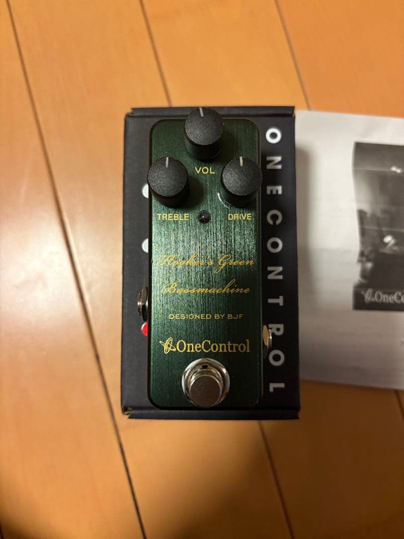 One ControlのHooker's Green Bassmachine