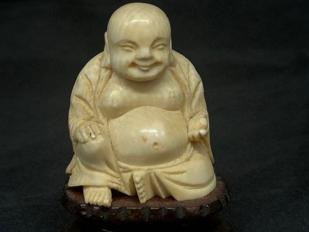 極上　中国　彌勒 台付　重さ約28g 送料込み251027