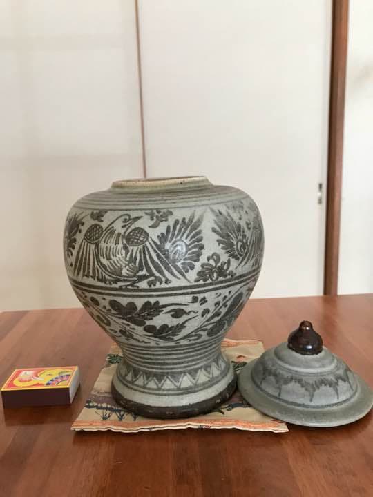 アンティーク東南アジアで買ってきた綺麗な壺