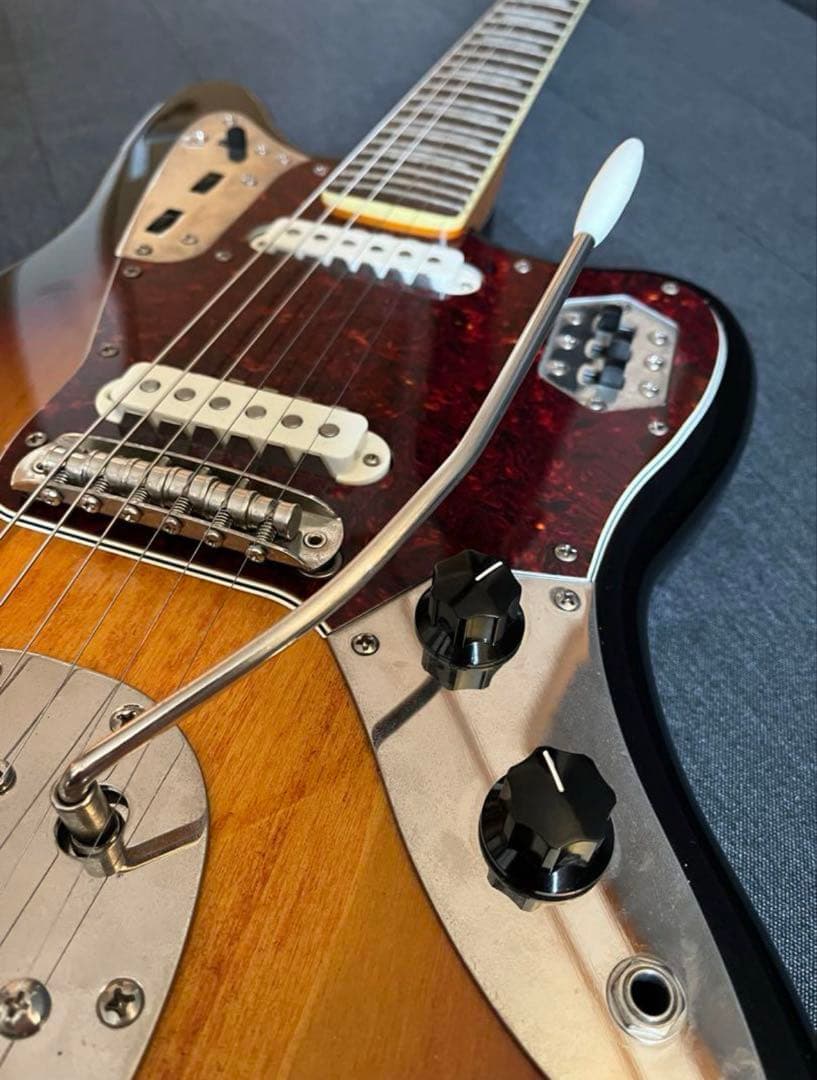 ギター Squier Jaguar Classic Vibe 70s