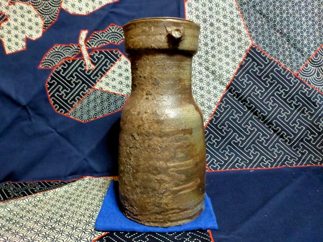 備前焼　各見政峯作　窯変花入れ