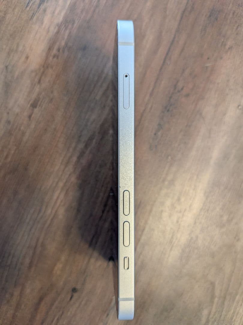 iPhone 13 256GB SIMスターライト