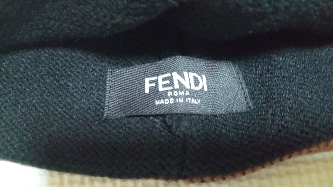 FENDI　ニット帽　ズッカ柄