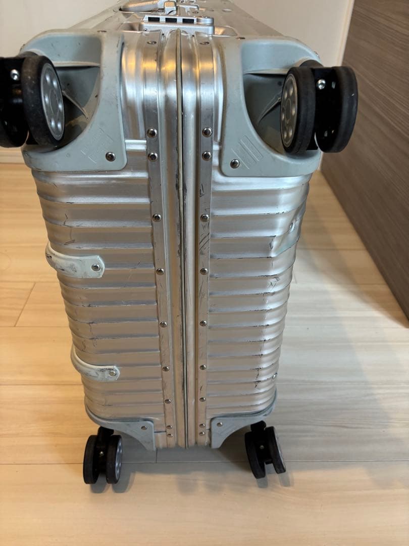 【生産中止モデル】RIMOWA 82L 4輪 シルバー