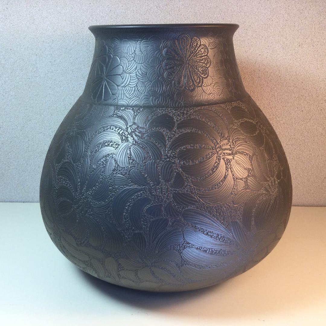 陶芸　手作り陶器　飾り花瓶　菊図柄