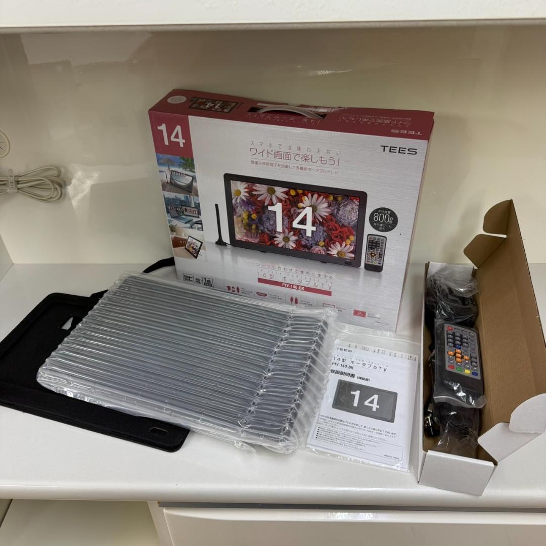 ★未使用　TEES　14インチ　ポータブルテレビ 　PTV-140　2024年製