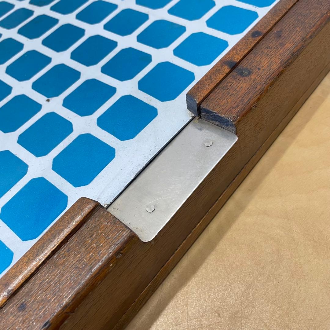 木枠ストーブ台② ビンテージ アンティーク レトロ 飾り台 花台 タイル模様