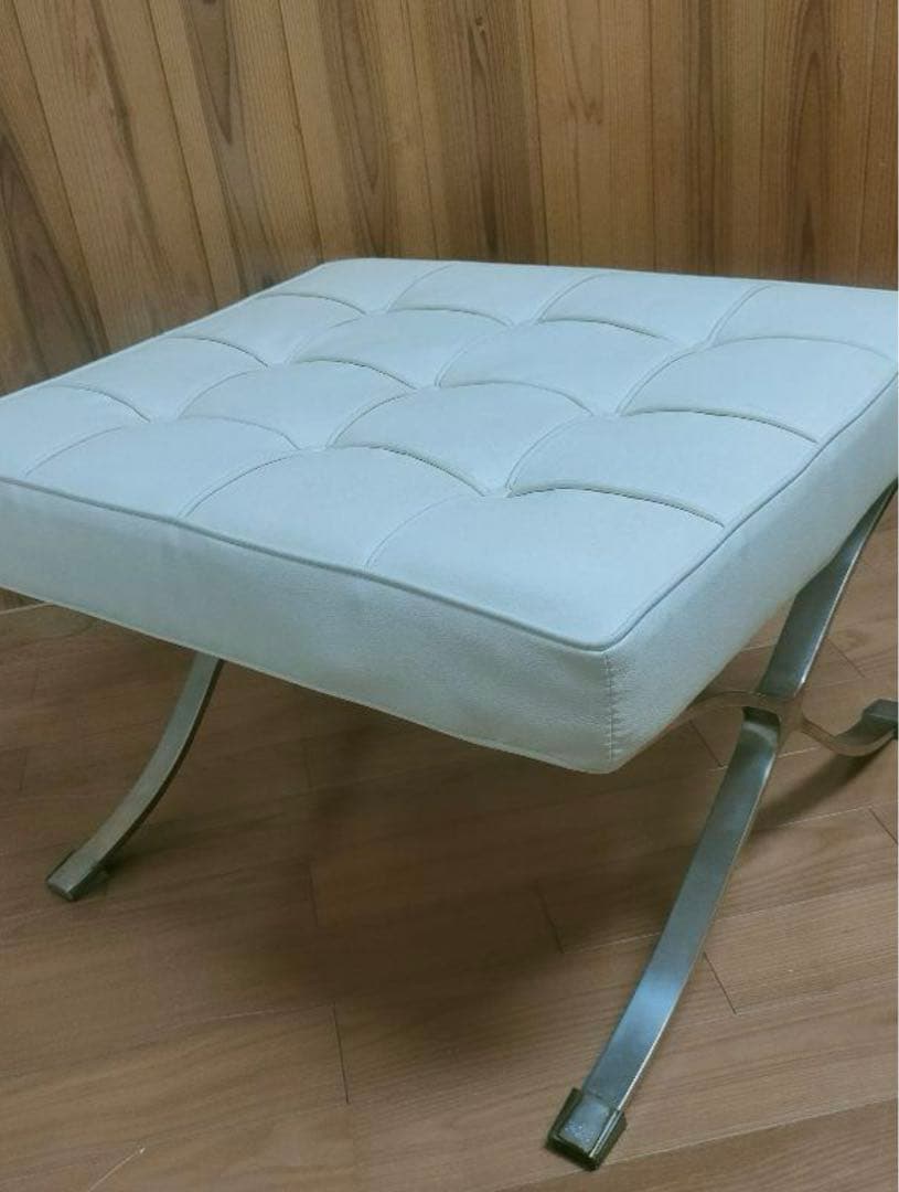 バルセロナチェアオットマン ホワイト 3/28まで