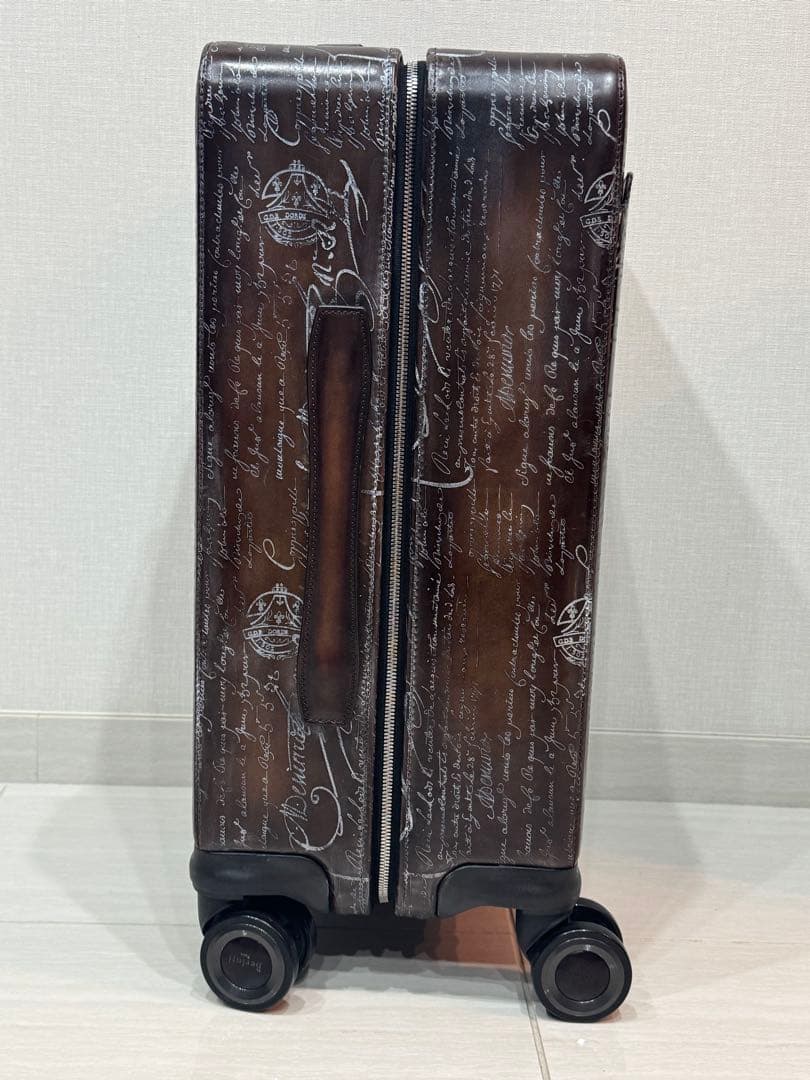 美品！ベルルッティ フルカリグラフィ 全面 シルバーパティーヌ スーツケース