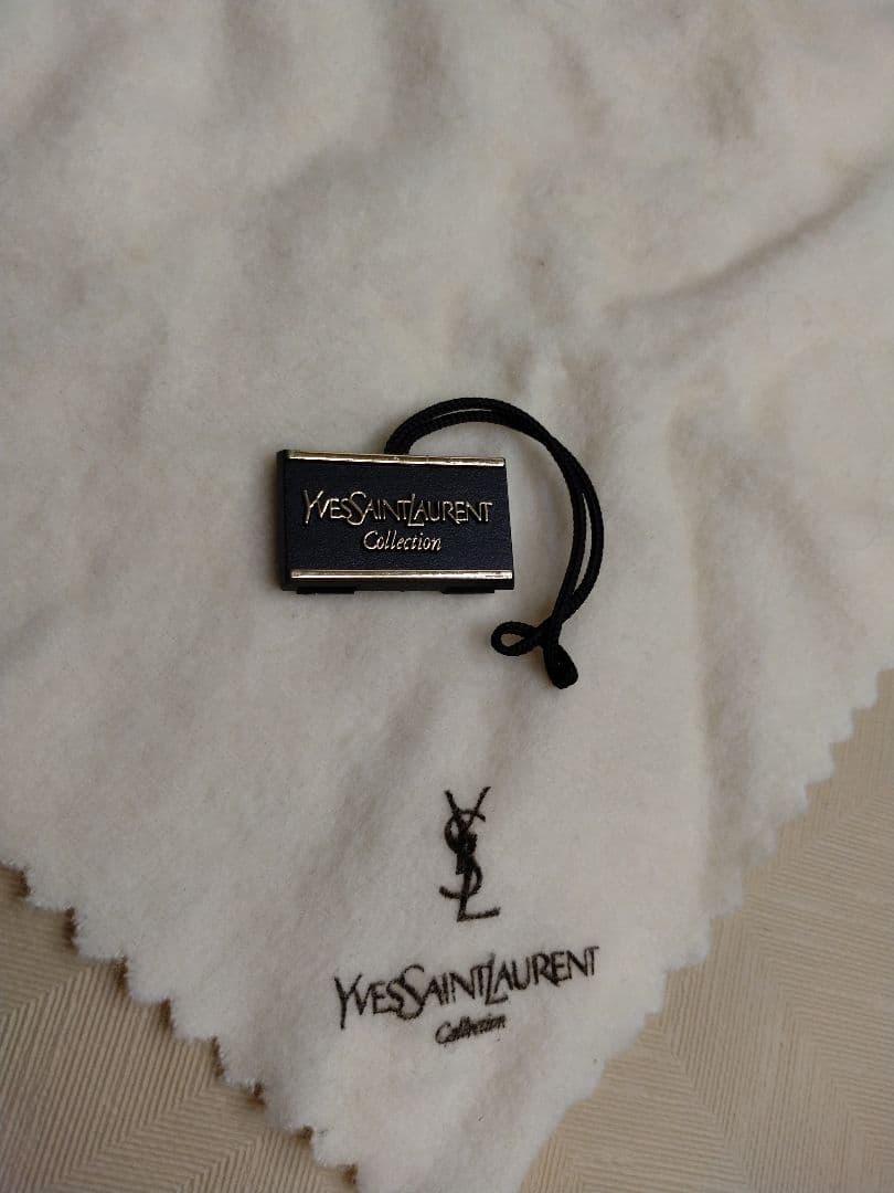 Yves Saint Laurent ゴールド ブローチ