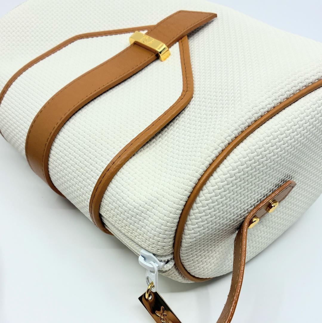 YSL イヴ・サンローラン 白 ホワイト ショルダーバッグ A1356A4