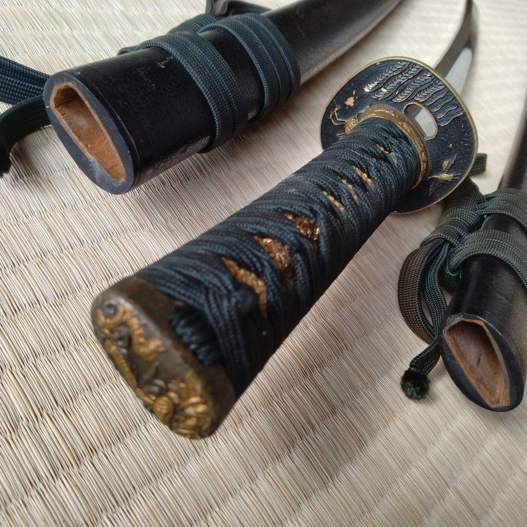 【大小】模造刀 模擬刀 2本 武具 置物 演劇 コスプレ 鍔 黒鞘