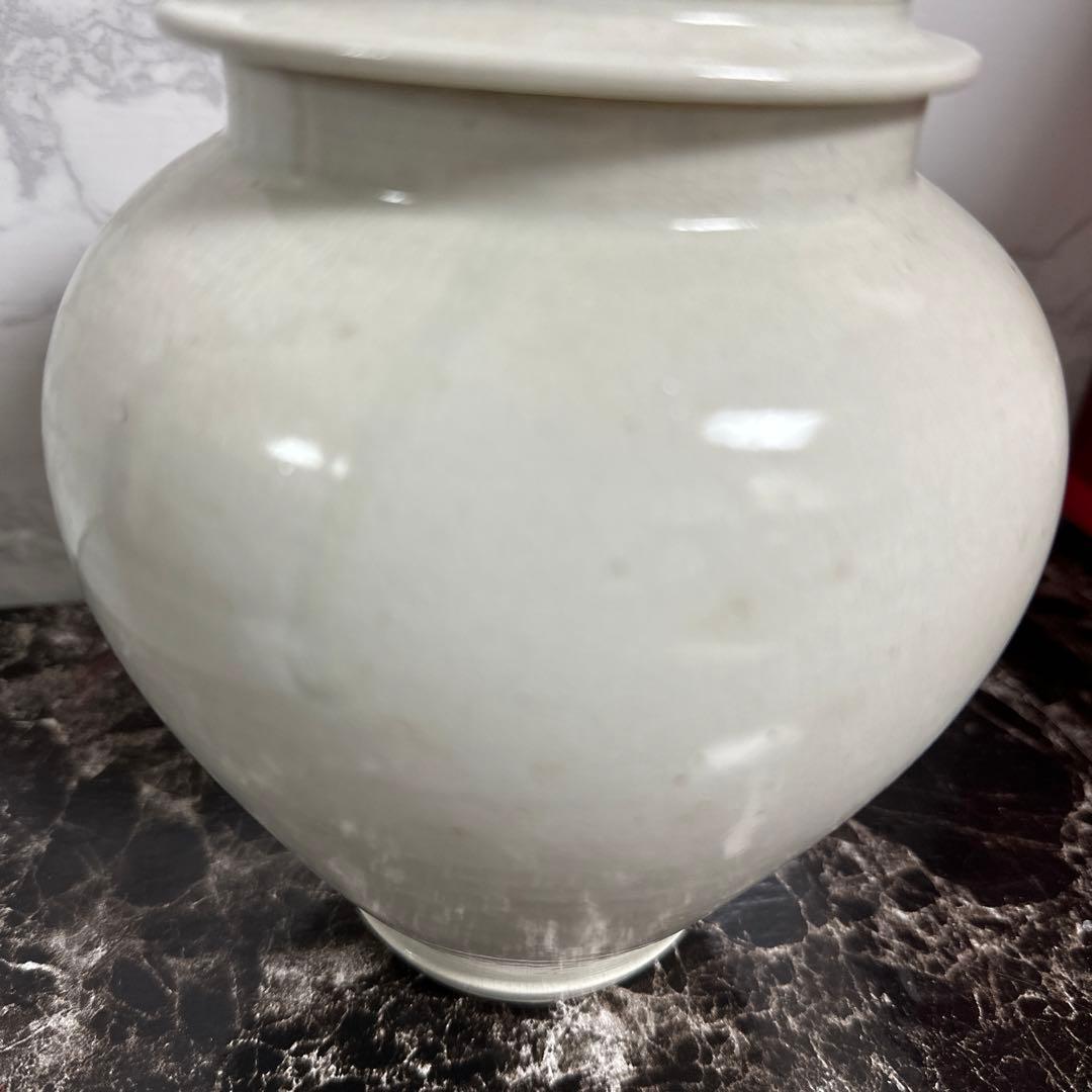 古伊万里、白磁、壺、　共葢、箱付き。